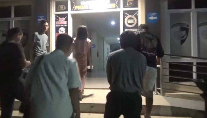 Pemandu Lagu Karaoke Diamankan Satres Narkoba Polres Dharmasraya