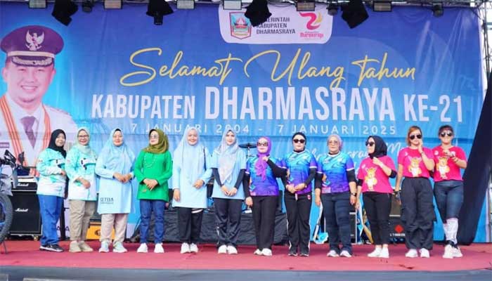 Pemkab Dharmasraya Gelar Senam Massal