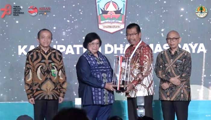 Pemkab Dharmasraya Terima Penghargaan Nirwasita Tantra 2023