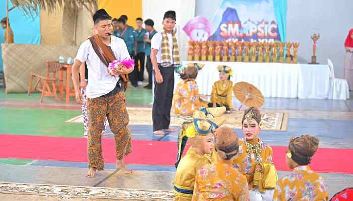 Gelaran SMAPSIC XX + Jr XVI SMAN 1 Padang