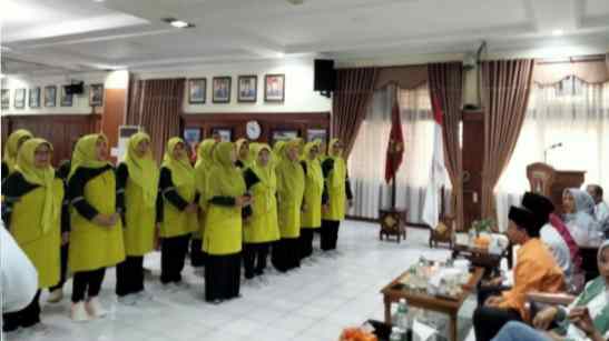 Ketua PORPI Sumbar Lantik Pengurus PORPI Kota Bukittinggi Periode 2025-2028
