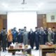 Pimpinan DPRD dan Anggota DPRD berfoto bersama dengan Wakil Wali Kota Bukittinggi, Marfendi