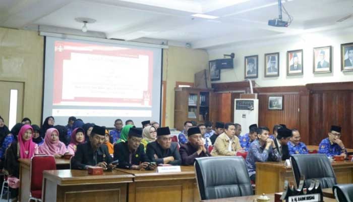 Rapat Paripurna dihadri SKPD, Forkopimda, Niniak Mamak, bundo Kanduang.Wakil Walikota Bukittinggi, Marfendi.