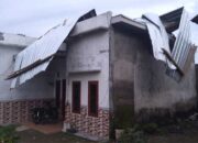 Angin Puting Beliung Terjang Dua Desa di Kecamatan Wagir Kabupaten Malang, Banyak Atap Rumah Terbang 11 Atap rumah warga Kecamatan Wagir, Kabupaten Malang, Jawa Timur, rusak diterjang angin puting beliung