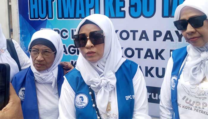 Ketua DPC IWAPI Payakumbuh, Nurni Marliza Icha