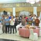 Gubernur Mahyeldi Ansharullah bersama para pegiat dan pelaku dunia olahraga se-Sumbar
