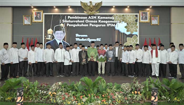 Gubernur Sumbar Rangkul IPIM Wujudkan Masjid sebagai Pusat Aktivitas Masyarakat 1 Gubernur Mahyeldi hadiri pelantikan pengurus Ittihad Persaudaraan Imam Masjid (IPIM) se-Sumbar