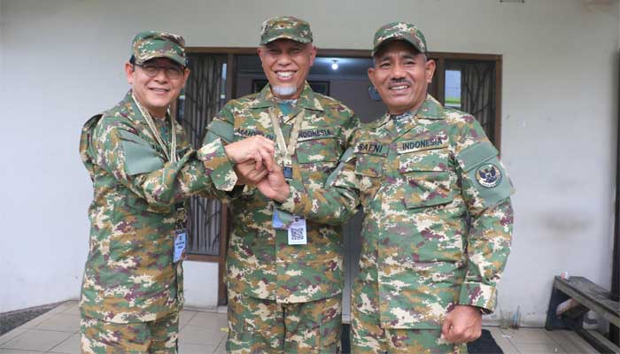 Bupati Limapuluh Kota Ikuti Retreat Kepala Daerah di Akmil Magelang 1 Bupati Limapuluh Kota, Safni Sikumbang (kanan) bersama Gubernur Sumbar, Mahyeldi ikuti retreat di Akmil Magelang