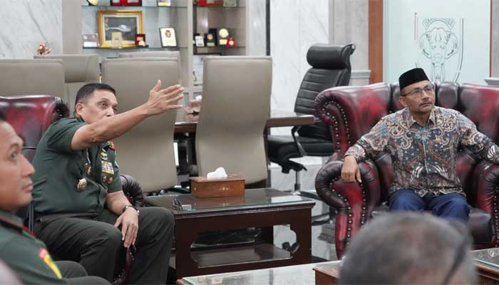 Haji Uma Silaturahmi dengan Pangdam Iskandar Muda
