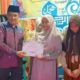 Wakil Ketua DPRD Sumbar, Evi Yandri Rajo Budiman serahkan hadiah MTQ Semarak Ramadan se-Kota Padang