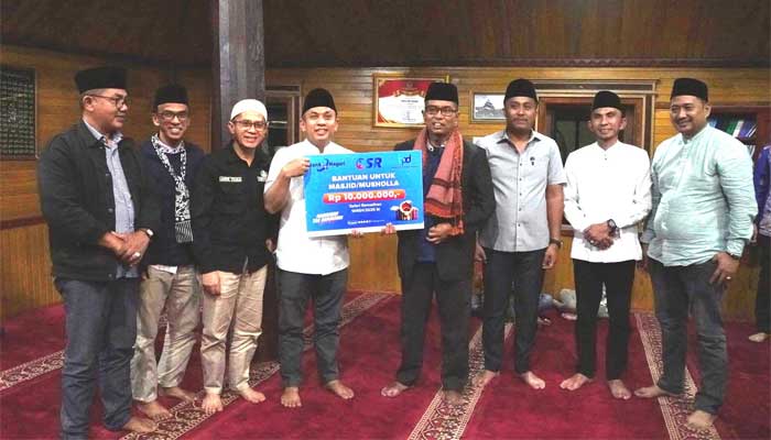Pengurus Masjid Asasi Sigando Terima Bantuan dari Pemprov Sumbar