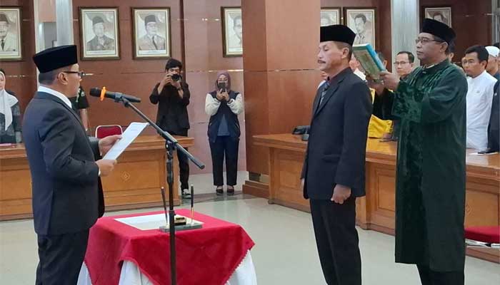 Wako Ramlan Nurmatias lantik Muhammad Idris sebagai Kabag Prokopim Setdako Bukittinggi