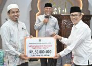 Safari Ramadan ke Masjid Al-Madaniy Air Tawar Padang, Gubernur Sumbar Salurkan Bantuan Rp 91 Juta