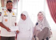 Inovasi Handayani, Satpol PP Damkar Padang Panjang Berikan Bantuan Pendidikan bagi Anak Yatim