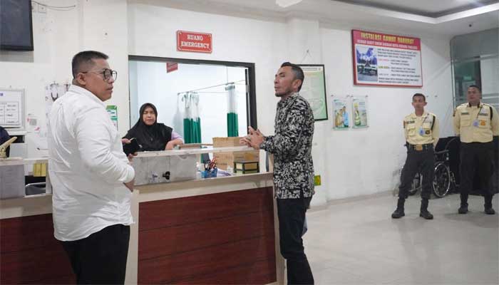 Wako Hendri Arnis bersama Wawako Allex Saputra Sidak ke RSUD Padang Panjang