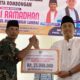 Wagub Sumbar, Vasko Ruseimy serahkan bantuan kepada pengurus Masjid Nurul Huda Sungai Landai, Jorong II, Sungai Pandahan, Nagari Sundata Selatan, Kabupaten Pasaman