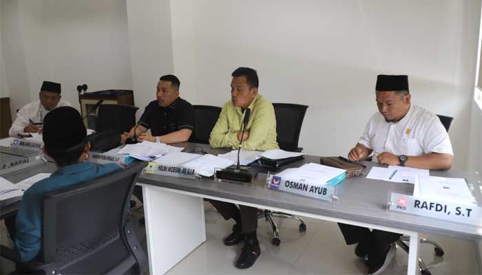Pansus III DPRD Kota Padang menggelar pembahasan LKPJ Walikota Tahun 2024 bersama mitra kerja
