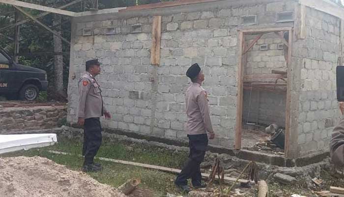 Kapolsek Pantai Cermin Ikut Goro Pembangunan Fasilitas Musala