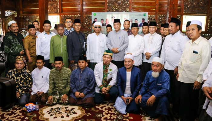 Kunjungan Bupati Muba ke Ponpes Hidayatul Fudhola Walisongo