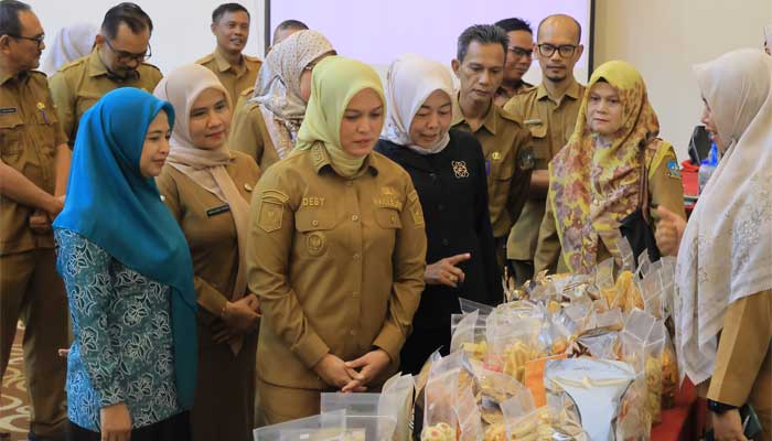 Wakil Bupati Deby Maryanti membuka kegiatan Pelatihan Kewirausahaan bagi 90 pelaku usaha mikro Kabupaten Bintan