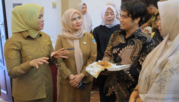 Wabup Deby Maryanti saat Pelatihan Kewirausahaan bagi 90 pelaku usaha mikro Kabupaten Bintan