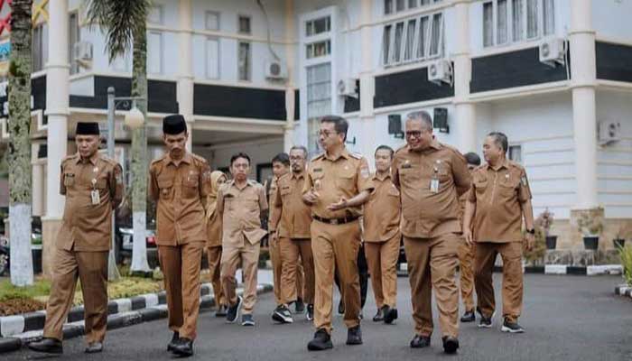 Bupati Solok Selatan, Khairunas dan Wabup Yulian Efi Sidak ke OPD