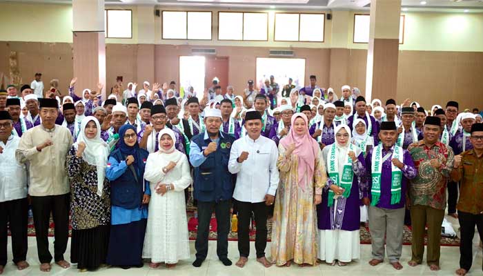 Bupati Jon Firman Pandu Lepas CJH Kabupaten Solok Kloter 13