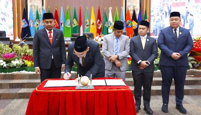 DPRD Sumbar Terima LHP LKPD 2024