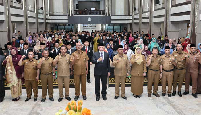 Gubernur Sumbar Lantik 87 Kepala SMA/SMK/SLB, ini Detailnya 1 Gubernur Sumbar Lantik 87 Kepala SMA/SMK/SLB