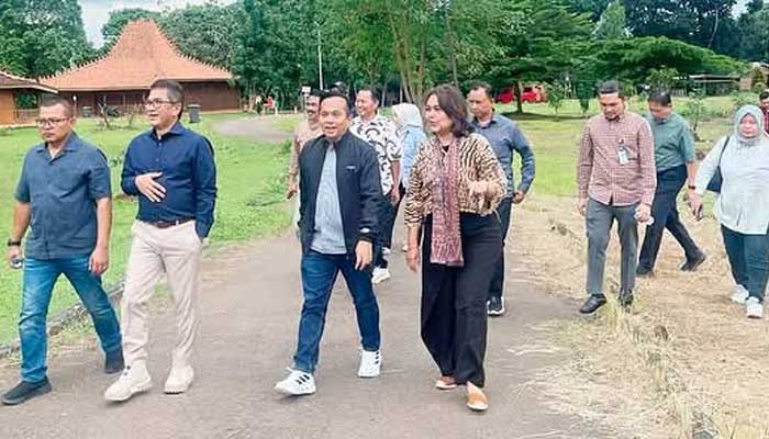 Jajaran Bank Nagari Kunjungi Studio Alam TVRI Depok