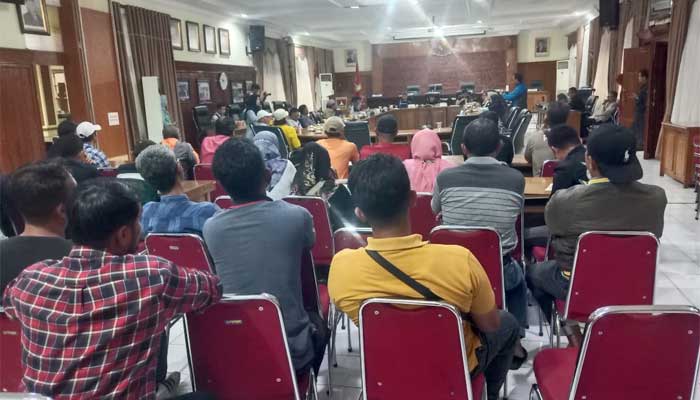 Tolak Tempat Relokasi Karena Tak Layak, P2KL dan P2WB Sampaikan Aspirasi ke DPRD Bukittinggi 1 P2KL dan P2WB Sampaikan Aspirasi ke DPRD Bukittinggi
