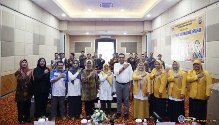 UNP Beri Pelatihan Juru Bahasa Isyarat bagi Personel Polresta Padang