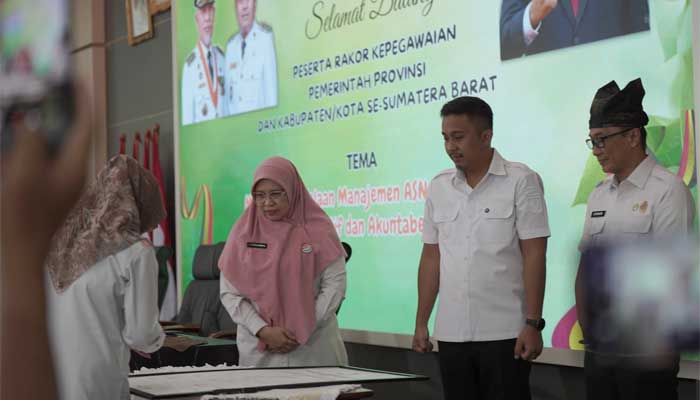 Wagub Sumbar: ASN Adalah Mesin Penggerak Terwujudnya Visi Misi Kepala Daerah 1 Rapat Koordinasi Kepegawaian Pemerintah Provinsi dan Kabupaten/Kota se-Sumatera Barat