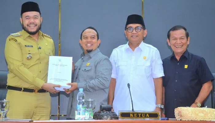 Rapat Paripurna DPRD Kota Padang, Wako Sampaikan LKPJ Pelaksanaan APBD TA 2024 1 DPRD Kota Padang Gelar Rapat Paripurna Penyampaian LKPJ Pelaksanaan APBD TA 2024