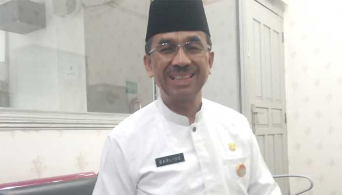 Kepala Dinas Pendidikan Sumatera Barat, H. Barlius