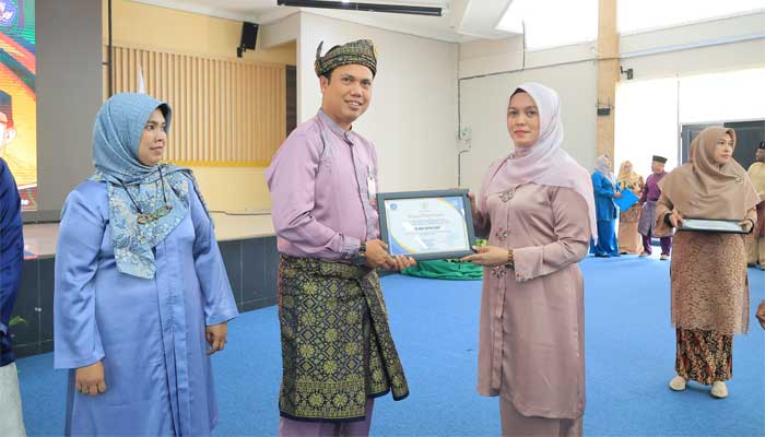 Wakil Bupati Bintan, Deby Maryanti saat peringatan Hari Pendidikan Nasional (Hardiknas) Tahun 2025