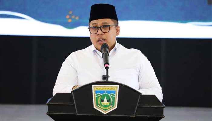 Wali Kota Padang Panjang, Hendri Arnis