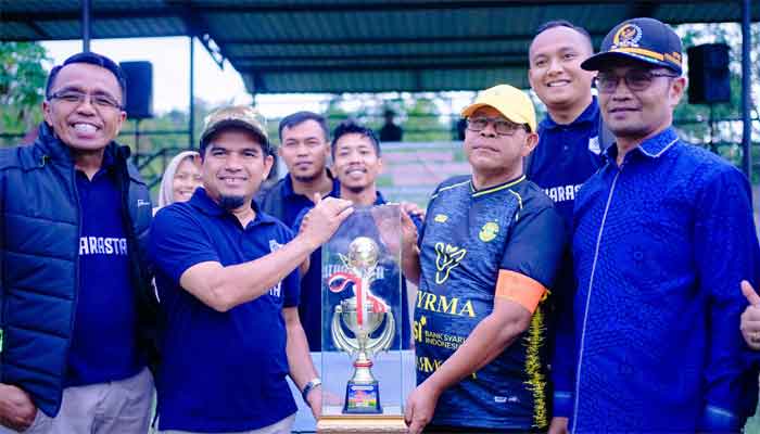 Wabup Solok Hadiri Laga Final IKARASTA Cup 1 di Nagari Talang, Huler Era FC Juara 1 Wabup Solok serahkan hadiah IKARASTA Cup 1 Nagari Talang