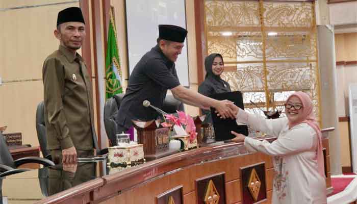Fraksi DPRD Padang Panjang Sampaikan Pandangan Umum terhadap Ranperda Pertanggungjawaban APBD 2024 1 Fraksi DPRD Padang Panjang Sampaikan Pandangan Umum terhadap Ranperda Pertanggungjawaban APBD 2024