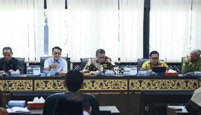 Pansus RPJMD Sumbar 2025-2029 Gelar Rapat Lanjutan, ini Fokusnya 1 Pansus RPJMD Sumbar 2025-2029 Gelar Rapat Lanjutan