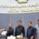 Wakil Wali Kota Maigus Nasir serahkan nota Perubahan KUA dan PPAS TA 2025 kepada Ketua DPRD Kota Padang, Muharlion