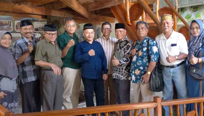 Foto bersama Panitia Seminar Minangkabau Series-1