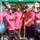 Ketua DPRD Sumbar,, Muhidi, ikut memasak 1 ton rendang dalam rangka peringatan Hari Bhayangkara ke-79 di Polda Sumbar