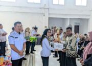 Hadiri Lokakarya Literasi Digital, Bupati Way Kanan Serahkan 1000 Buku Bacaan beserta Rak Perpustakaan