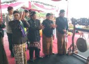 Ketua DPRD Blitar Hadiri Larung Sesaji di Pantai Tambakrejo, Apresiasi Semangat Lestarikan Tradisi
