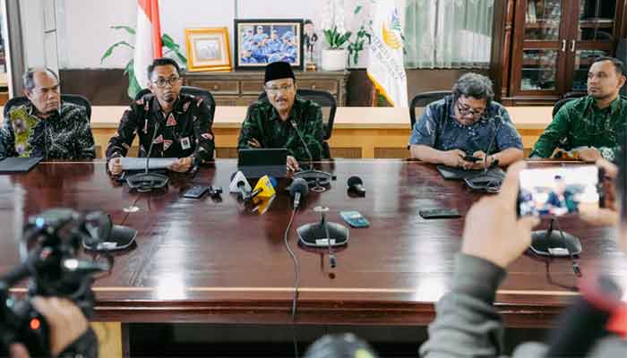 Mensos Saifullah Yusuf berikan keterangan kepada wartawan