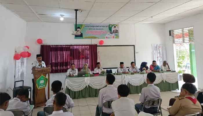 MAN Sawahlunto Gelar Aktualisasi Kurikulum Berbasis Cinta, Begini Pesan Kakan Kemenag Dedi Wandra
