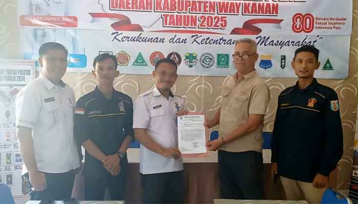 DPC KWRI Way Kanan Serahkan SK Kepengurusan 2025-2028 ke Kesbangpol