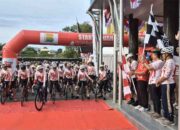 Gubernur Sumbar, Mahyeldi Lepas Peserta Gowes Parade Merah Putih 80 Kilometer