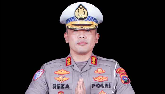 Masyarakat Manfaatkan Perpanjangan Waktu Pengurusan Pemutihan Tunggakan Pokok Pajak Kendaraan 1 Dirlantas Polda Sumbar, Kombes Pol HM Reza Chairul Akbar Siddiq.